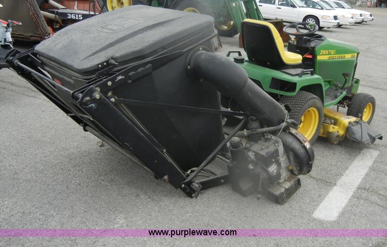 image for item V9784 John Deere 425 lawn mower
