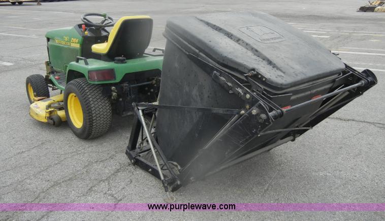 image for item V9784 John Deere 425 lawn mower