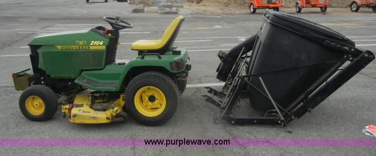 image for item V9784 John Deere 425 lawn mower