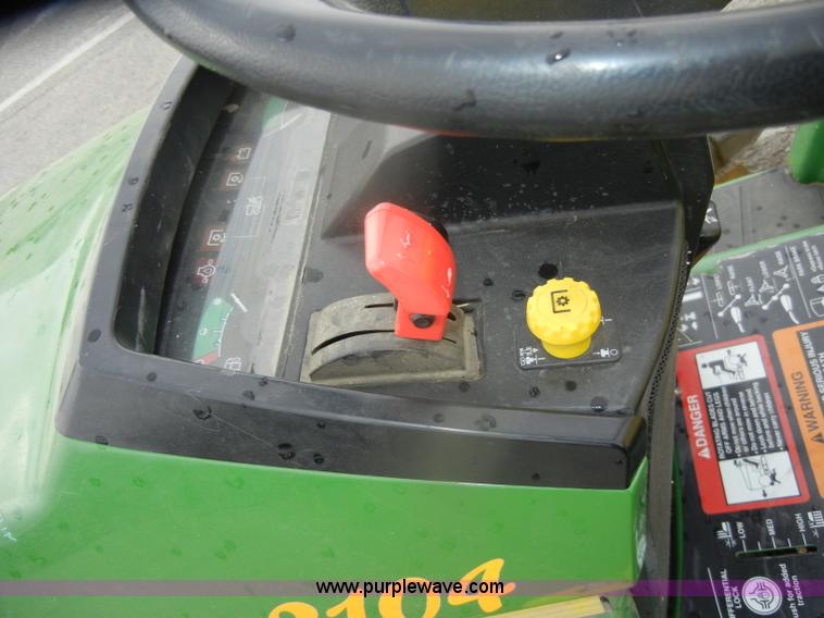 image for item V9784 John Deere 425 lawn mower