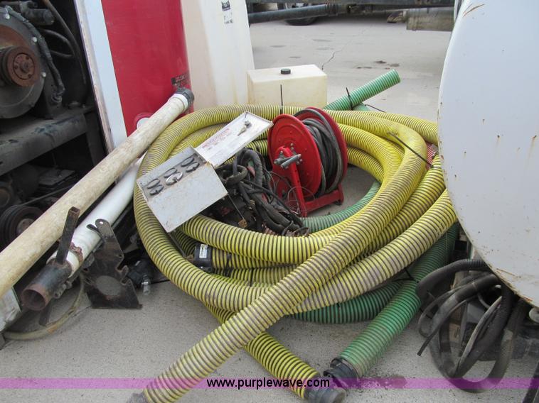 image for item A8474 2006 Vermeer / Vactron PMD-550 vacuum excavator