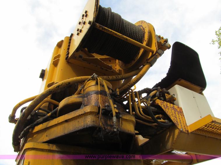 image for item A8475 1985 Volvo / Autocar DC digger derrick truck