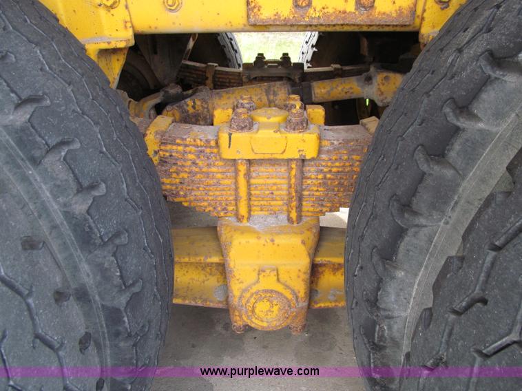 image for item A8475 1985 Volvo / Autocar DC digger derrick truck