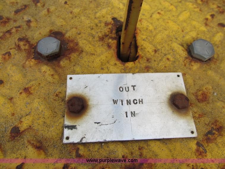 image for item A8475 1985 Volvo / Autocar DC digger derrick truck