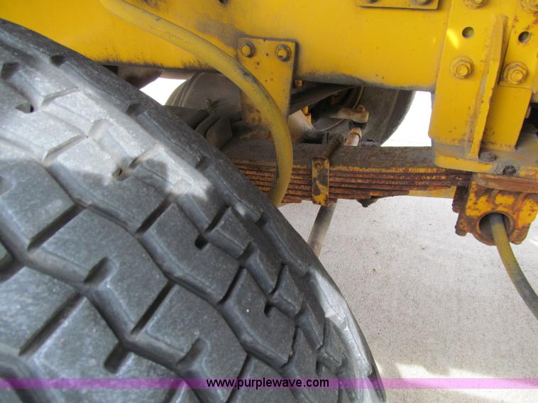 image for item A8475 1985 Volvo / Autocar DC digger derrick truck