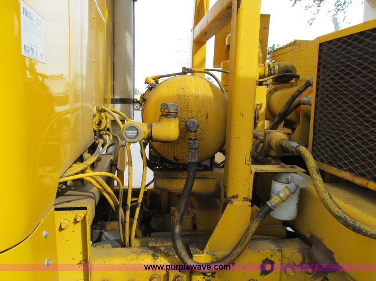 image for item A8475 1985 Volvo / Autocar DC digger derrick truck