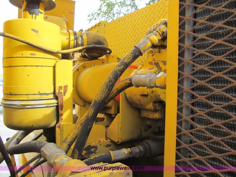 image for item A8475 1985 Volvo / Autocar DC digger derrick truck