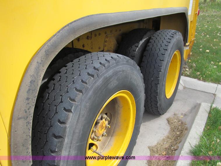 image for item A8475 1985 Volvo / Autocar DC digger derrick truck