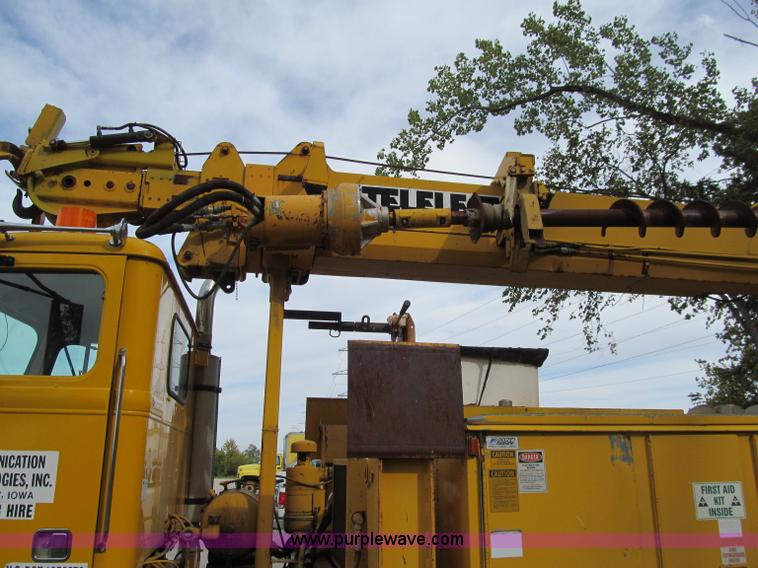 image for item A8475 1985 Volvo / Autocar DC digger derrick truck