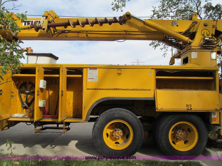 image for item A8475 1985 Volvo / Autocar DC digger derrick truck