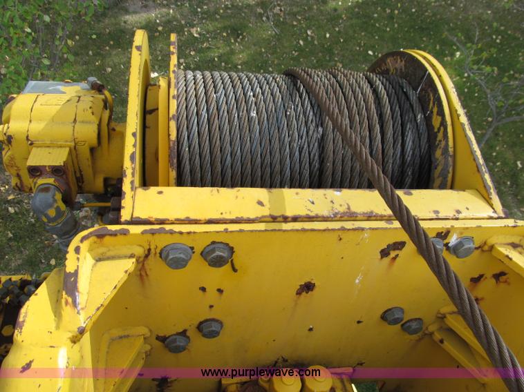 image for item A8475 1985 Volvo / Autocar DC digger derrick truck