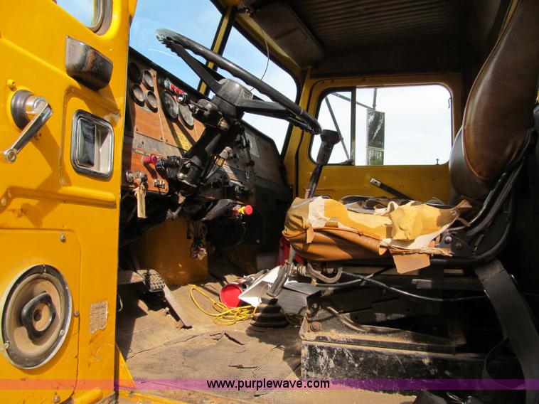 image for item A8475 1985 Volvo / Autocar DC digger derrick truck