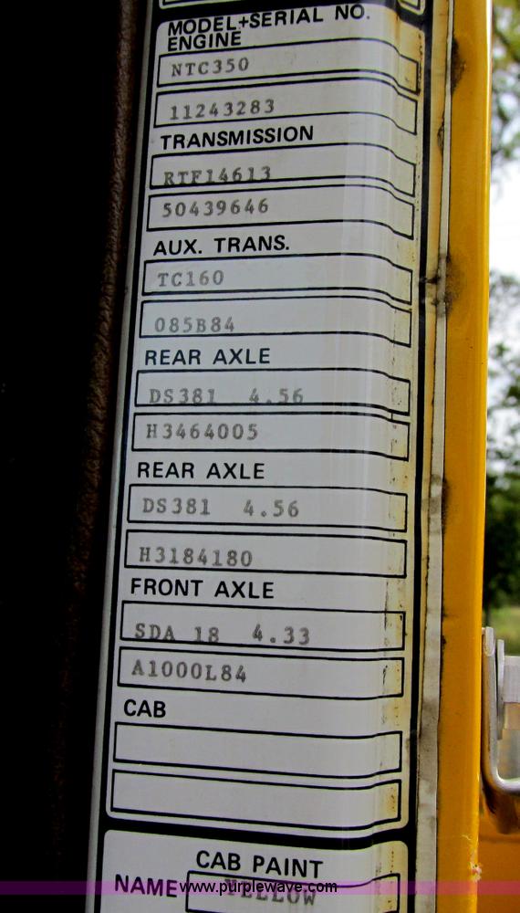 image for item A8475 1985 Volvo / Autocar DC digger derrick truck