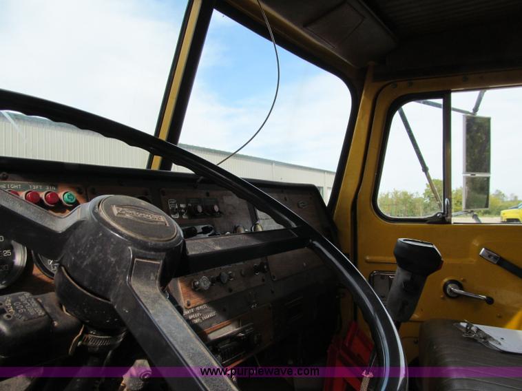 image for item A8475 1985 Volvo / Autocar DC digger derrick truck