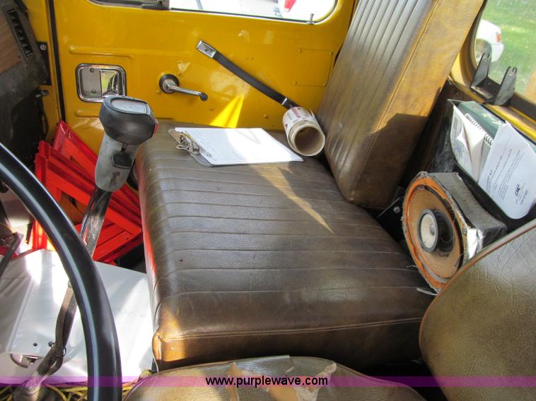 image for item A8475 1985 Volvo / Autocar DC digger derrick truck