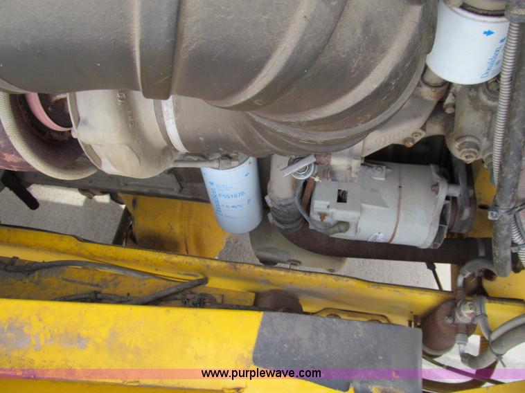 image for item A8475 1985 Volvo / Autocar DC digger derrick truck