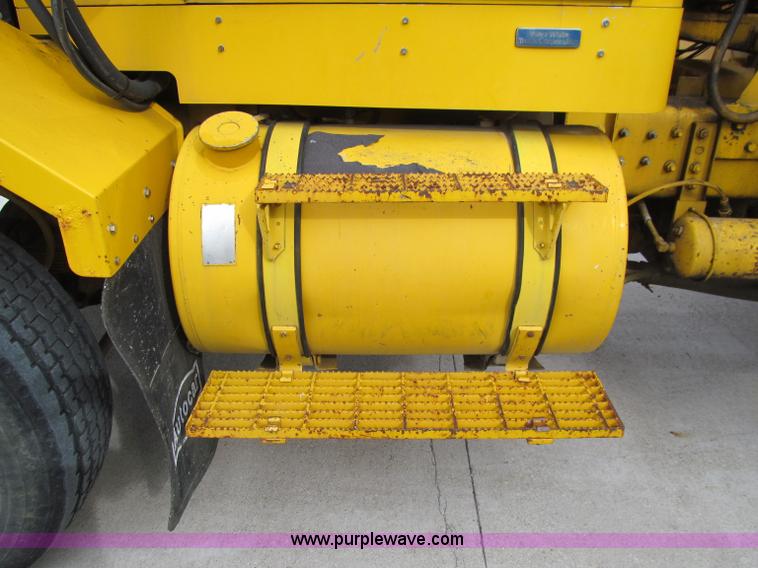 image for item A8475 1985 Volvo / Autocar DC digger derrick truck