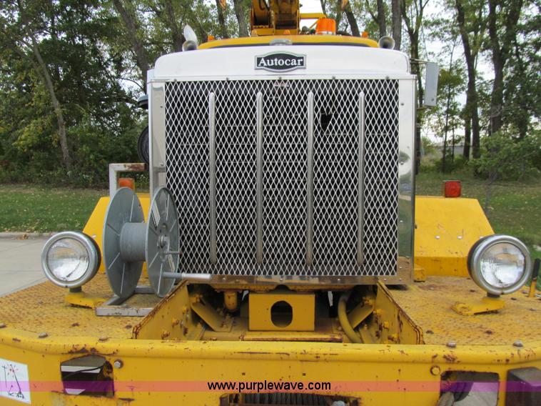 image for item A8475 1985 Volvo / Autocar DC digger derrick truck