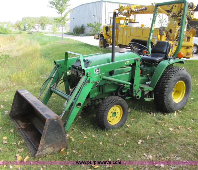 image for item A8476 John Deere 790 MFWD tractor