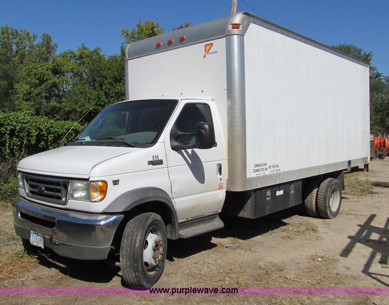 image for item A8477 2002 Ford E550 box truck