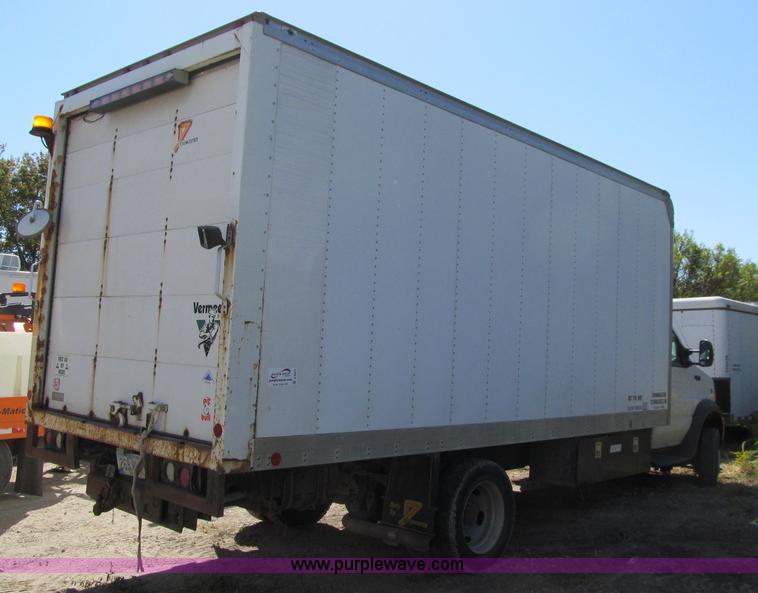 image for item A8477 2002 Ford E550 box truck