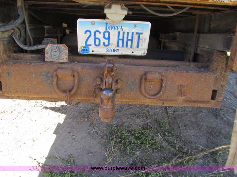 image for item A8477 2002 Ford E550 box truck