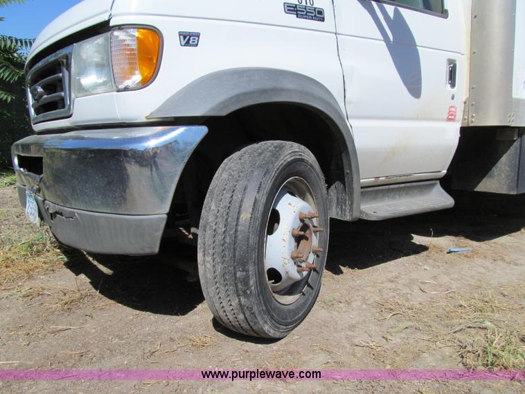 image for item A8477 2002 Ford E550 box truck