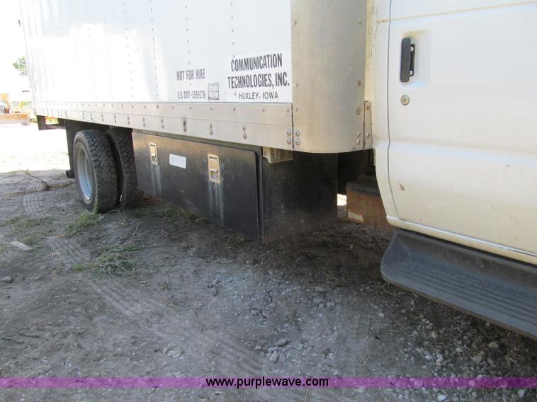 image for item A8477 2002 Ford E550 box truck