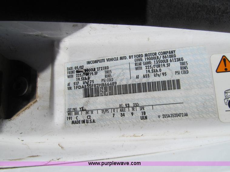 image for item A8477 2002 Ford E550 box truck