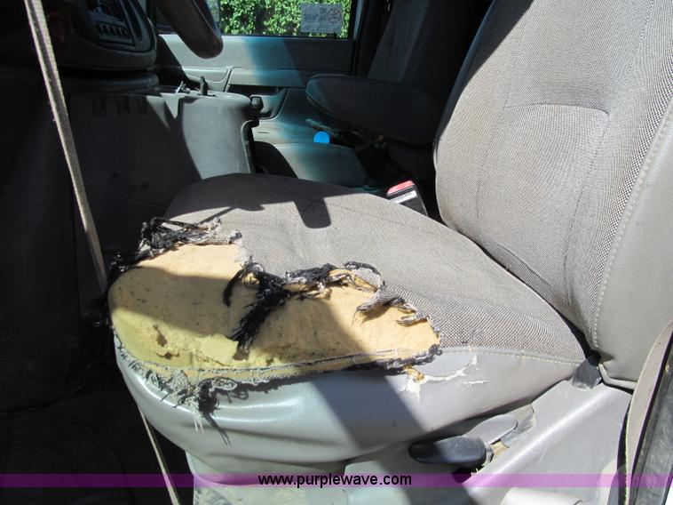 image for item A8477 2002 Ford E550 box truck