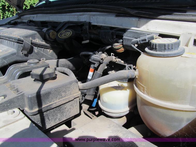 image for item A8477 2002 Ford E550 box truck