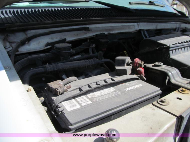 image for item A8477 2002 Ford E550 box truck