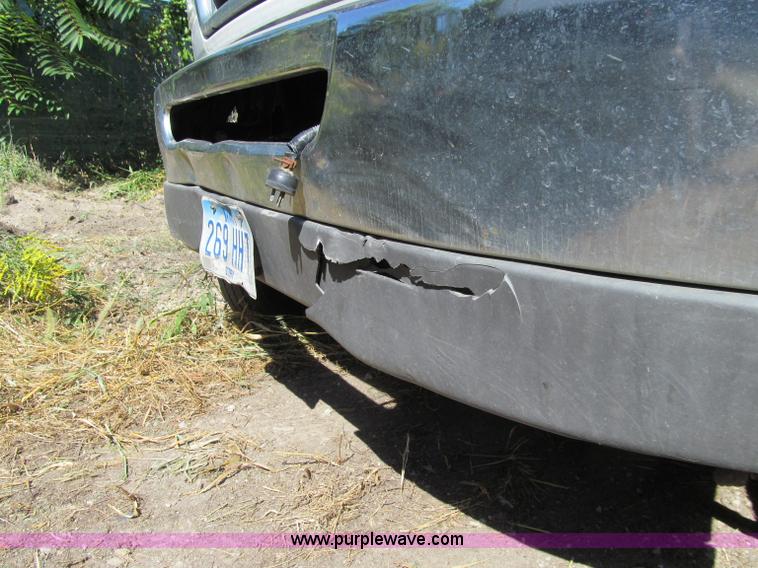 image for item A8477 2002 Ford E550 box truck