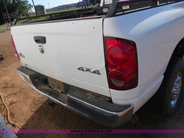 image for item B2480 2008 Dodge Ram 2500 Quad Cab pickup truck