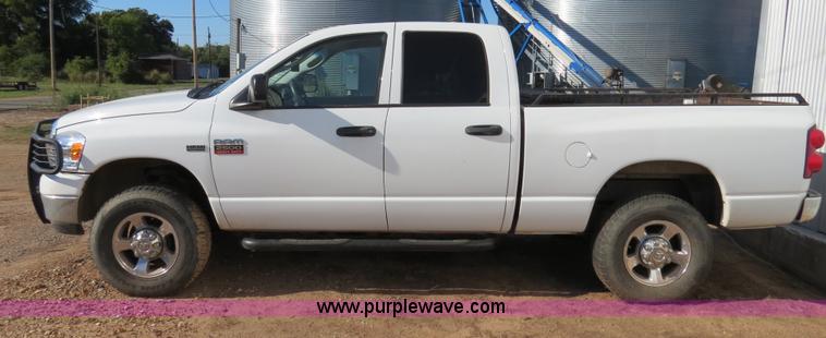 image for item B2480 2008 Dodge Ram 2500 Quad Cab pickup truck