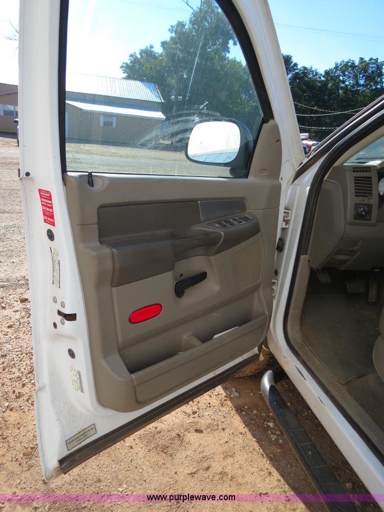 image for item B2480 2008 Dodge Ram 2500 Quad Cab pickup truck