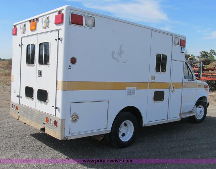 image for item B2884 1991 Ford E350 ambulance