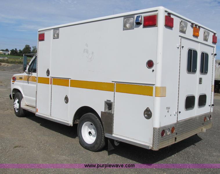 image for item B2884 1991 Ford E350 ambulance