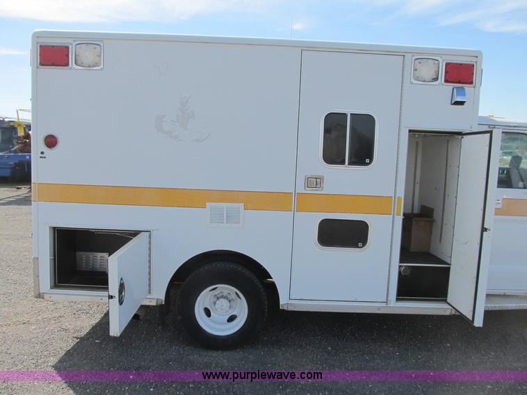 image for item B2884 1991 Ford E350 ambulance