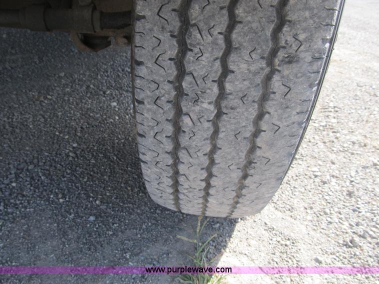 image for item B2884 1991 Ford E350 ambulance