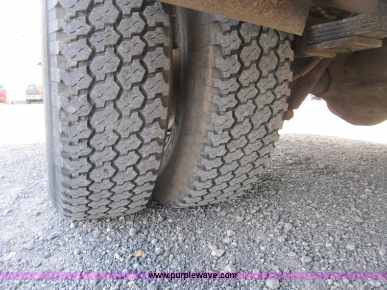 image for item B2884 1991 Ford E350 ambulance