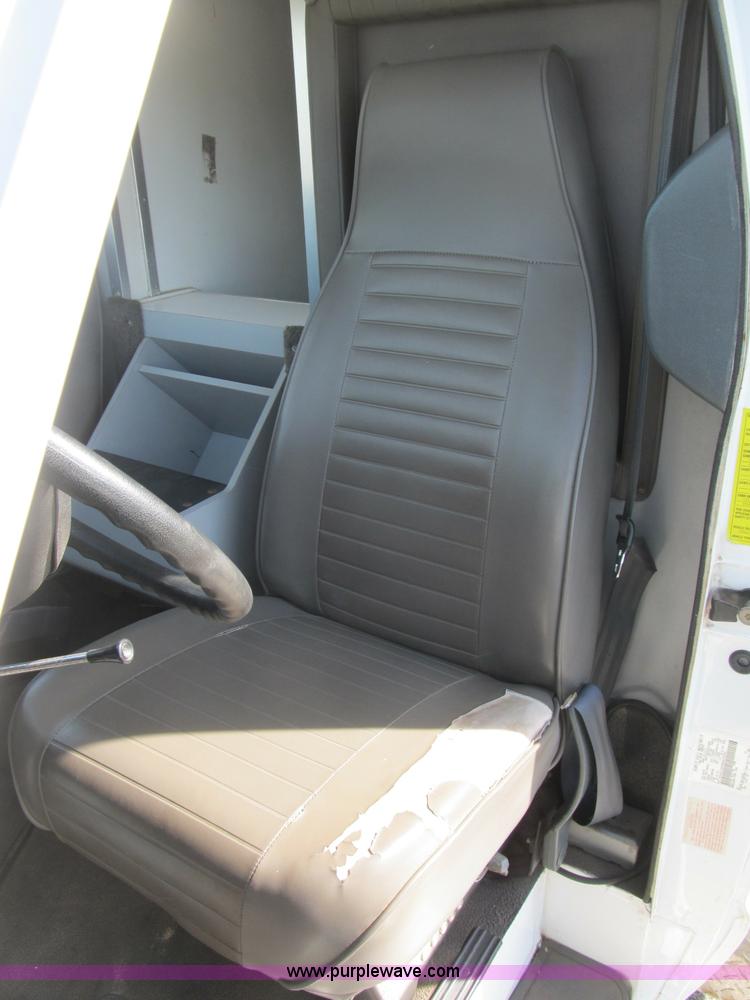 image for item B2884 1991 Ford E350 ambulance