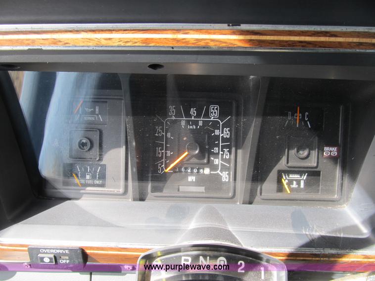 image for item B2884 1991 Ford E350 ambulance