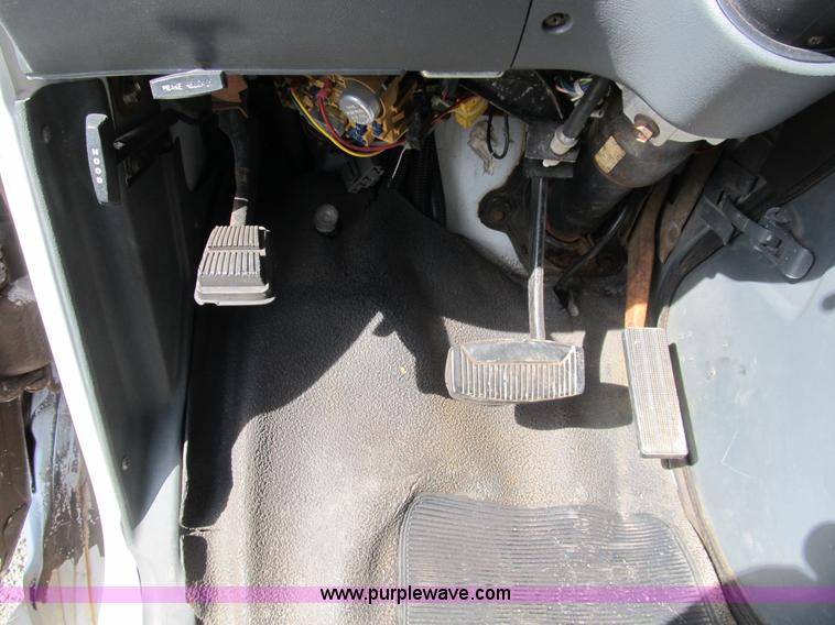 image for item B2884 1991 Ford E350 ambulance