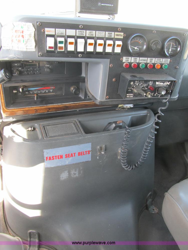 image for item B2884 1991 Ford E350 ambulance