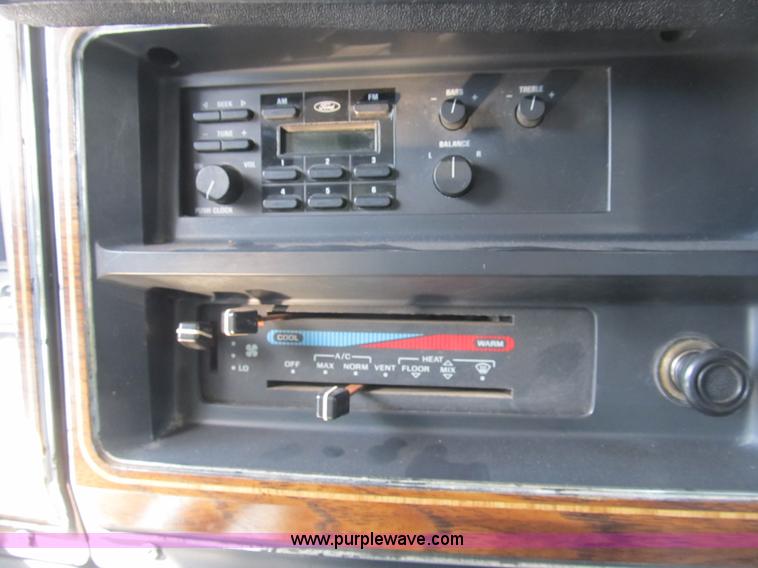 image for item B2884 1991 Ford E350 ambulance