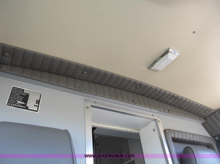 image for item B2884 1991 Ford E350 ambulance