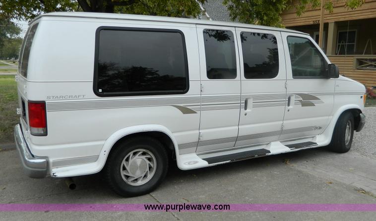image for item B3921 1999 Ford Econoline E150 van