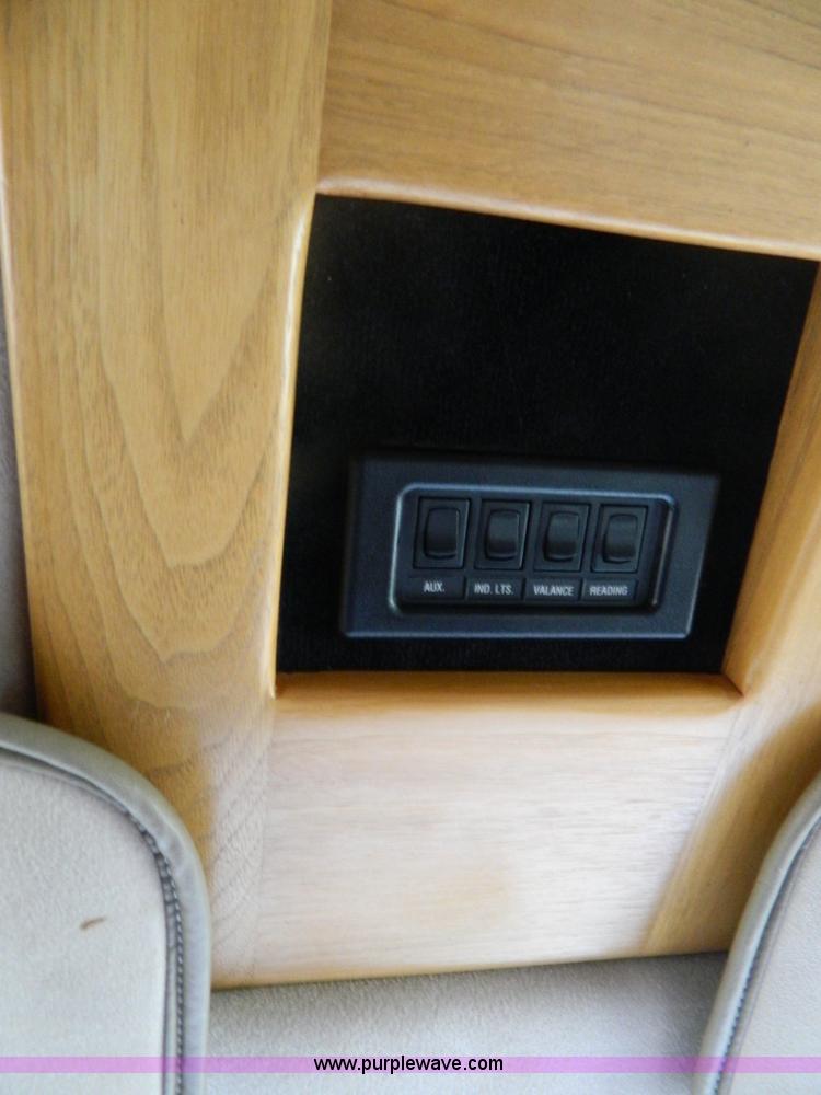 image for item B3921 1999 Ford Econoline E150 van