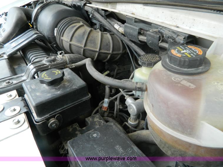 image for item B3921 1999 Ford Econoline E150 van